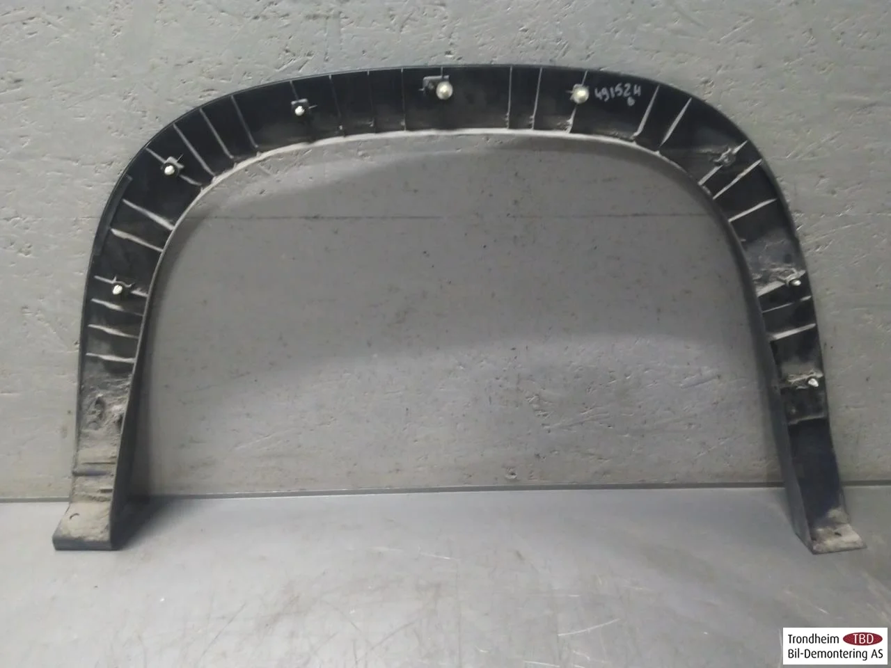 Maxus E-DELIVER9 2022- Wheel arch trim view 4