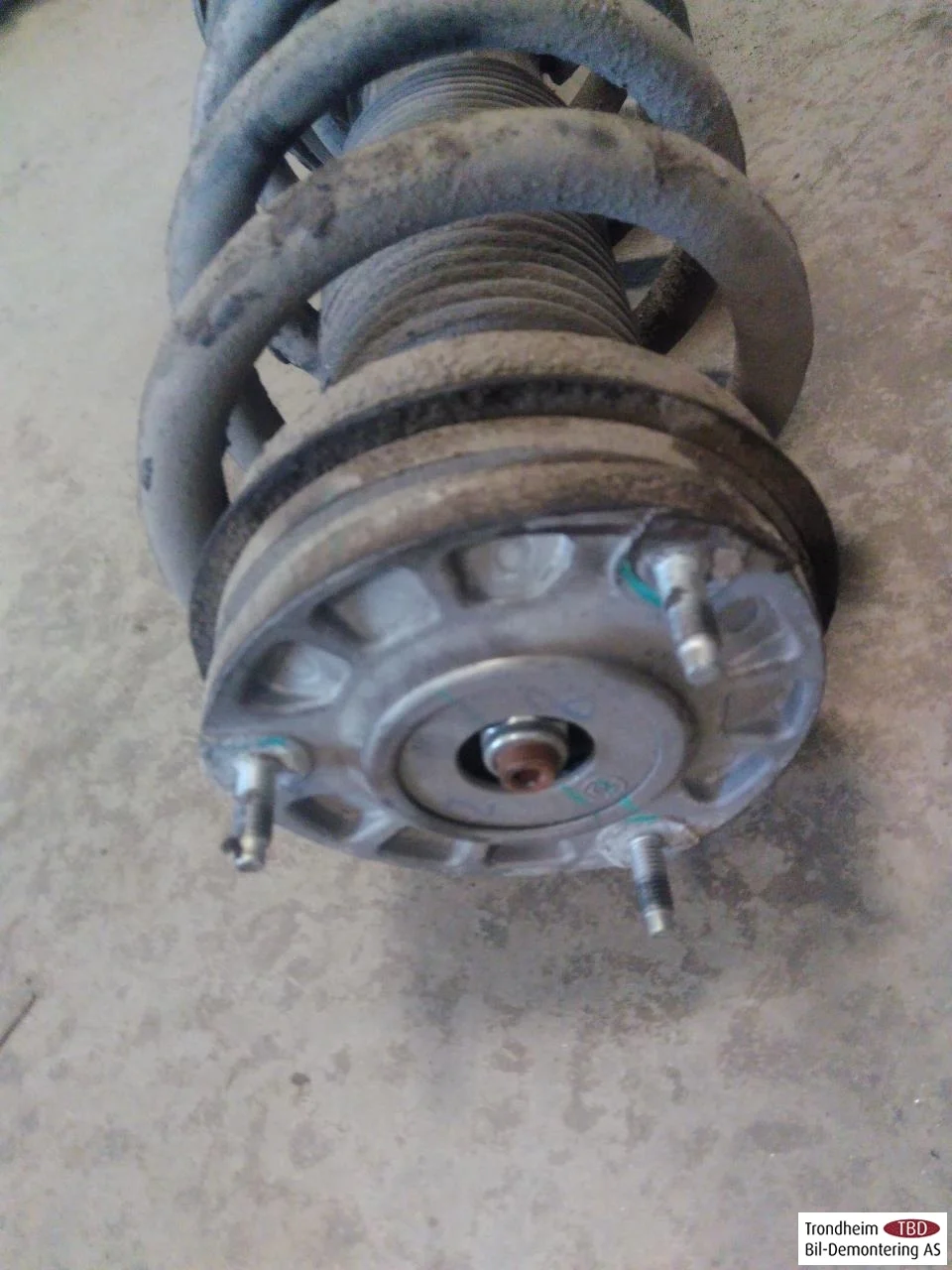 Maxus E-DELIVER9 2022- Strut assembly, front left view 2