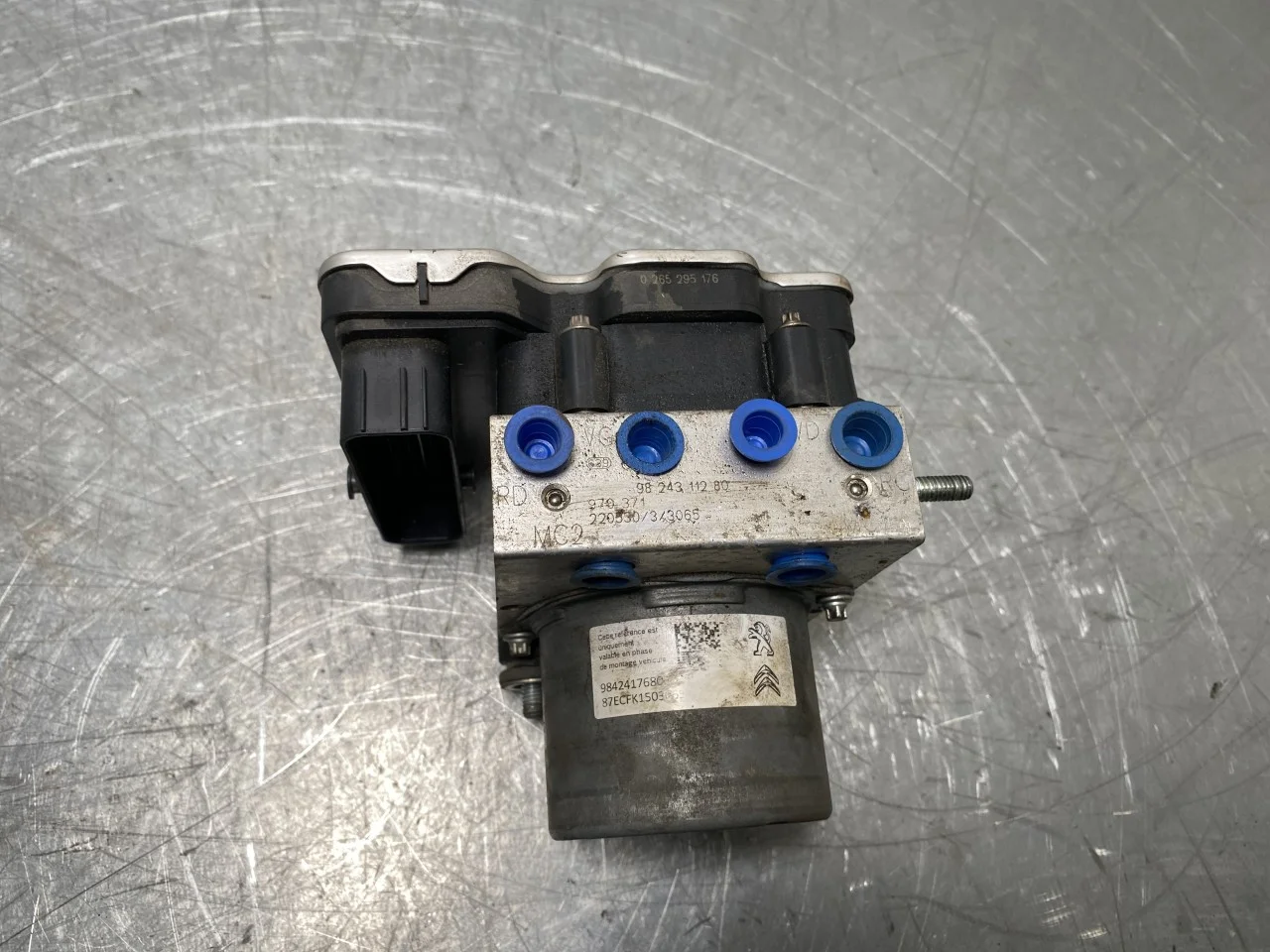 Opel / Vauxhall OPEL MOKKA 21 > ABS hydraulic unit view 2