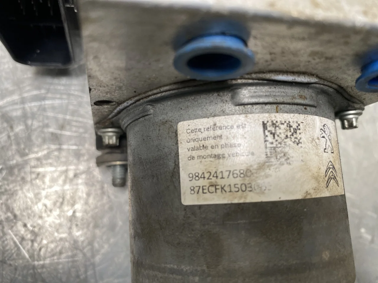 Opel / Vauxhall OPEL MOKKA 21 > ABS hydraulic unit view 3