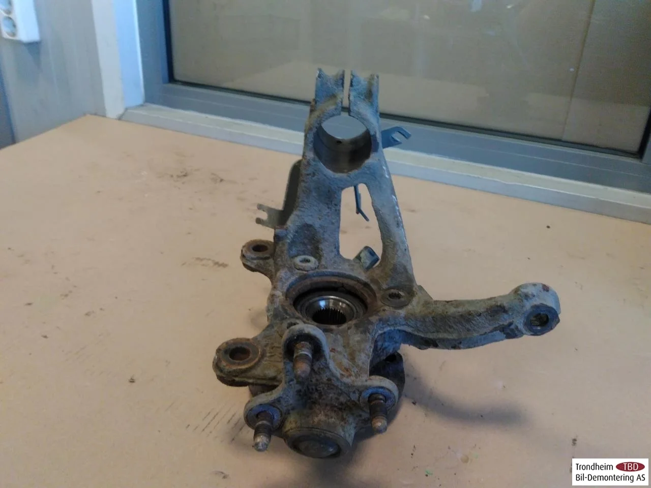 Volkswagen GOLF, E-GOLF VII 2013-20 Front right steering knuckle