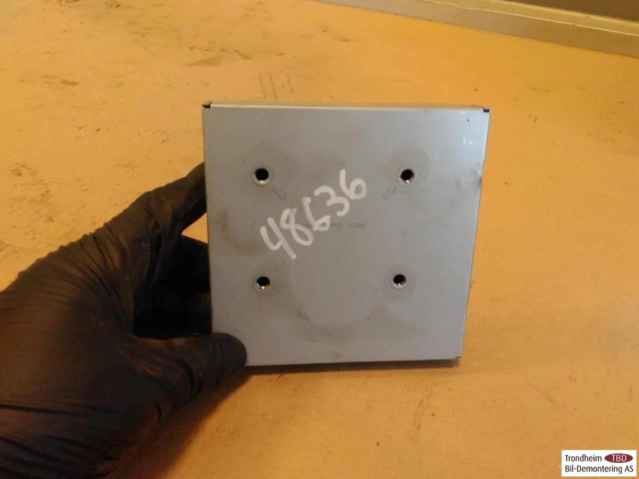 Nissan LEAF 2011-17 Control unit, other view 2