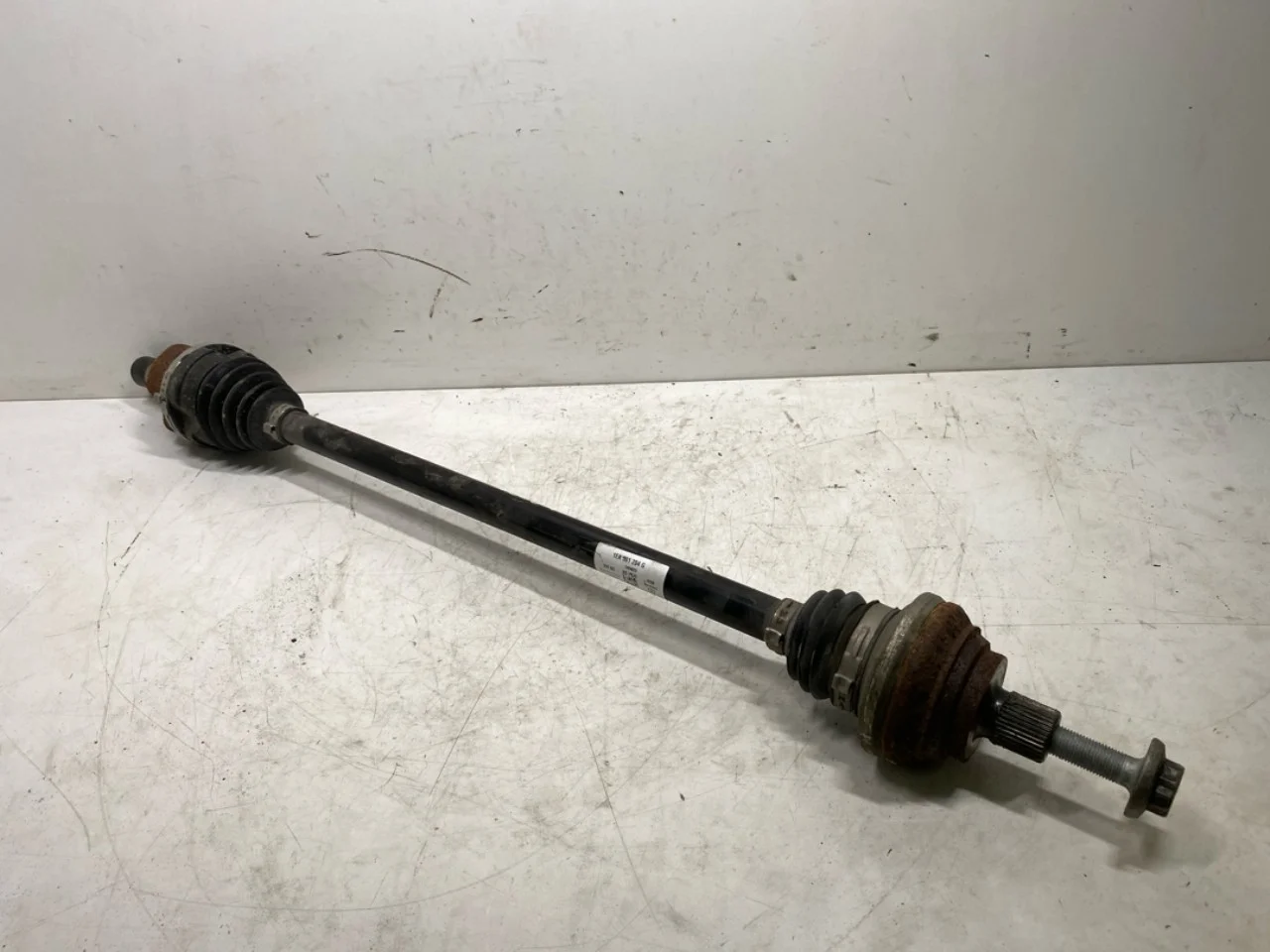 Cupra BORN 2022- Rear right driveshaft view 2