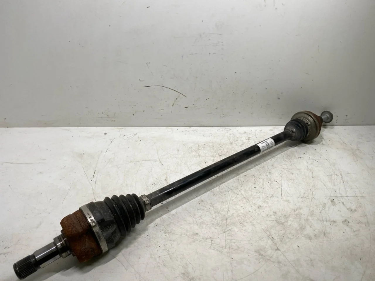 Cupra BORN 2022- Rear right driveshaft view 3