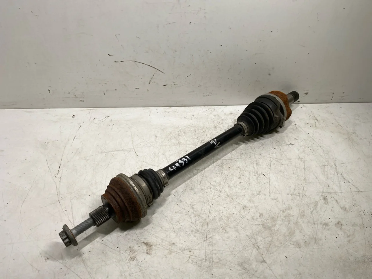 Cupra BORN 2022- Rear left driveshaft view 2