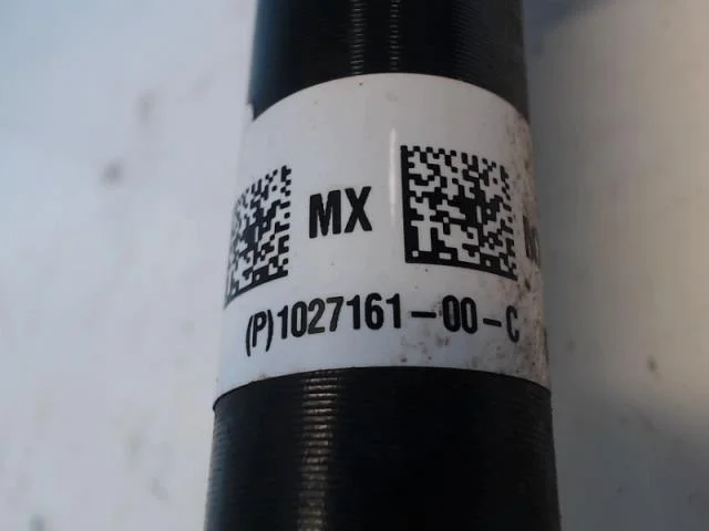 Tesla MODEL X 2016- Rear right driveshaft view 2