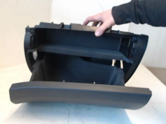 Mercedes B 180-200 W246/W242 2012-19 Glove box