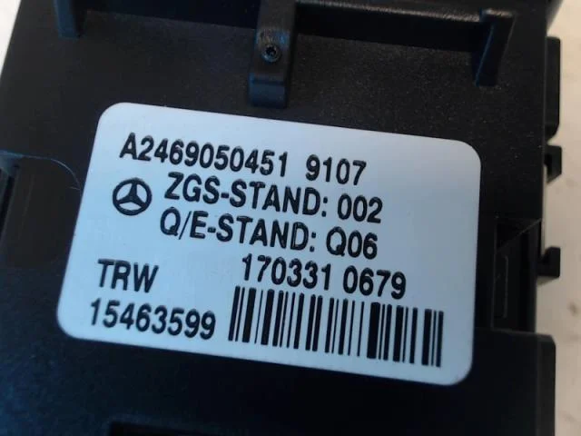 Mercedes B 180-200 W246/W242 2012-19 Rögzítőfék kapcsoló nézet 2