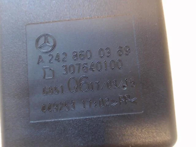 Mercedes B 180-200 W246/W242 2012-19 Biztonsági öv csat / rögzítő nézet 3