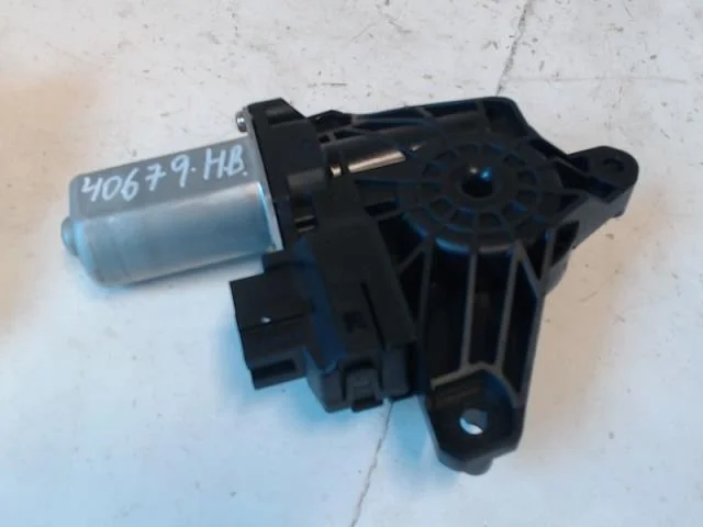 Mercedes B 180-200 W246/W242 2012-19 Ablakemelő motor
