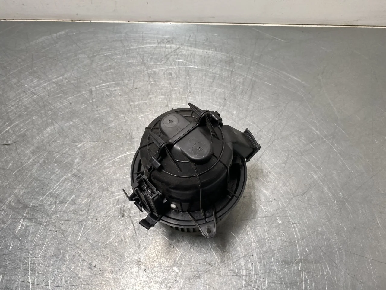 Opel / Vauxhall OPEL MOKKA 21 > Fűtésventilátor motor nézet 3