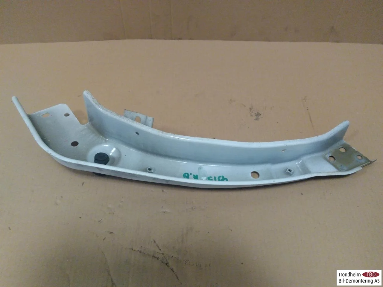 Maxus E-DELIVER9 2022- Upper front panel view 2