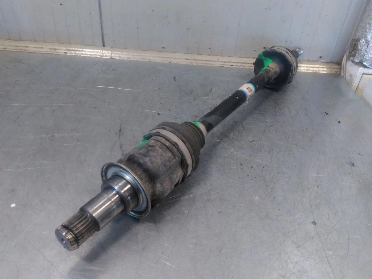 Toyota BZ4X EA10 2022- Rear right driveshaft view 2