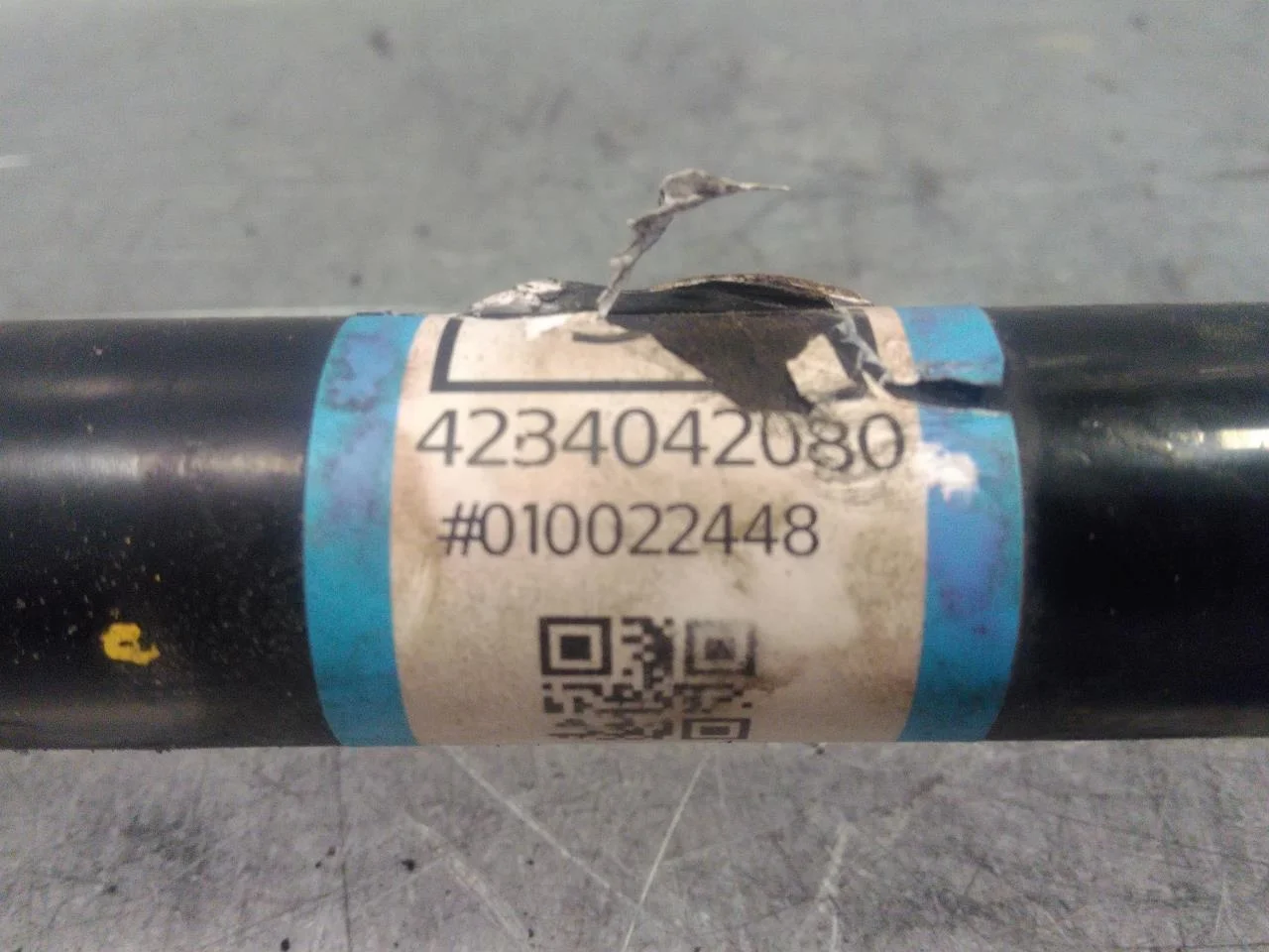 Toyota BZ4X EA10 2022- Rear right driveshaft view 3