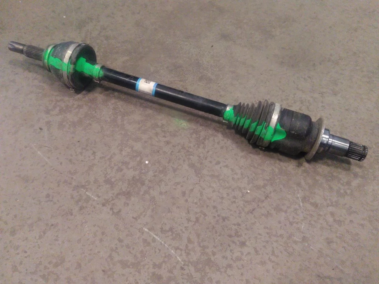 Toyota BZ4X EA10 2022- Rear left driveshaft