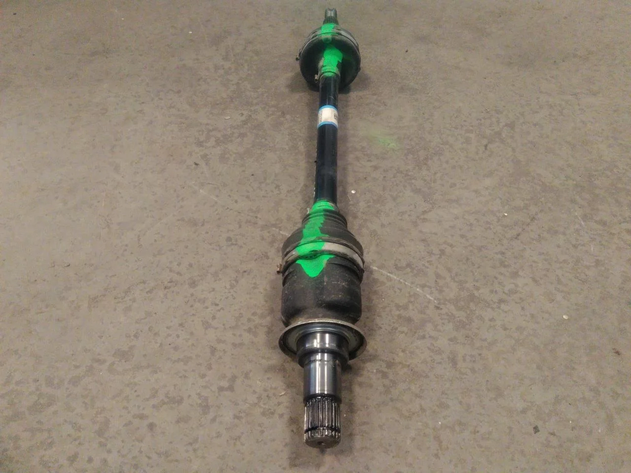 Toyota BZ4X EA10 2022- Rear left driveshaft view 2