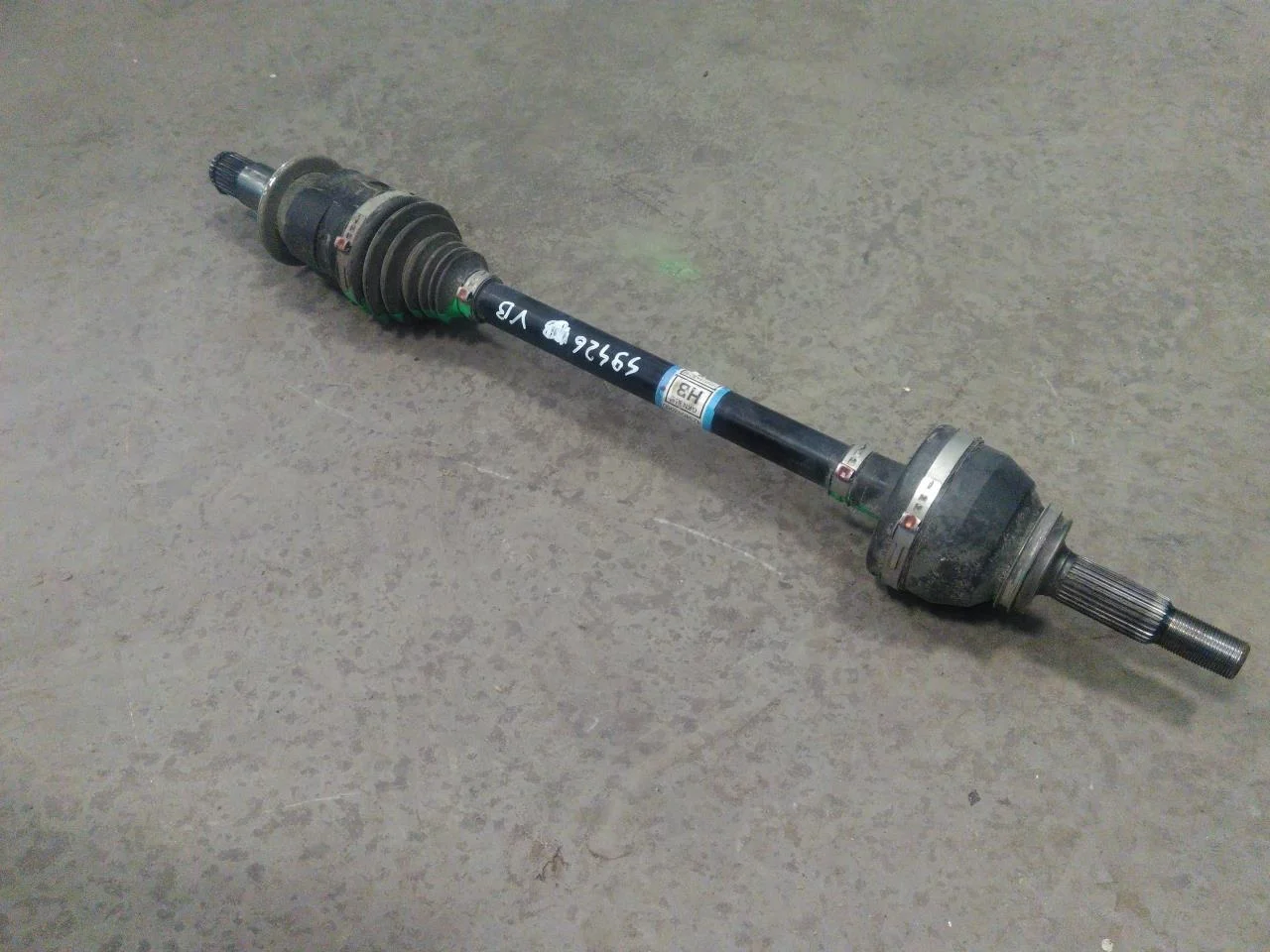 Toyota BZ4X EA10 2022- Rear left driveshaft view 3