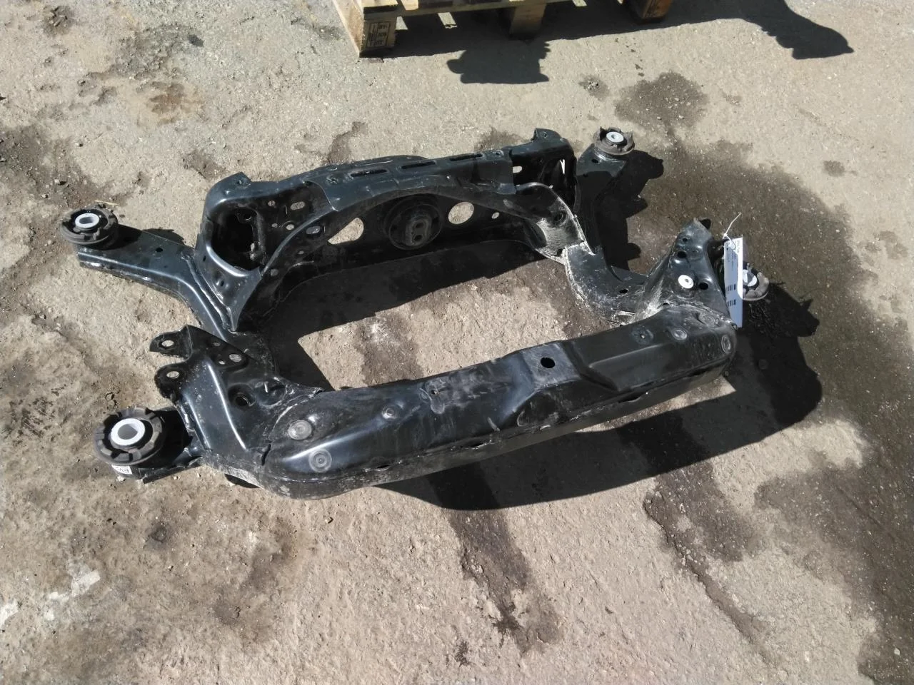 Toyota BZ4X EA10 2022- Traversă punte spate / cadru auxiliar