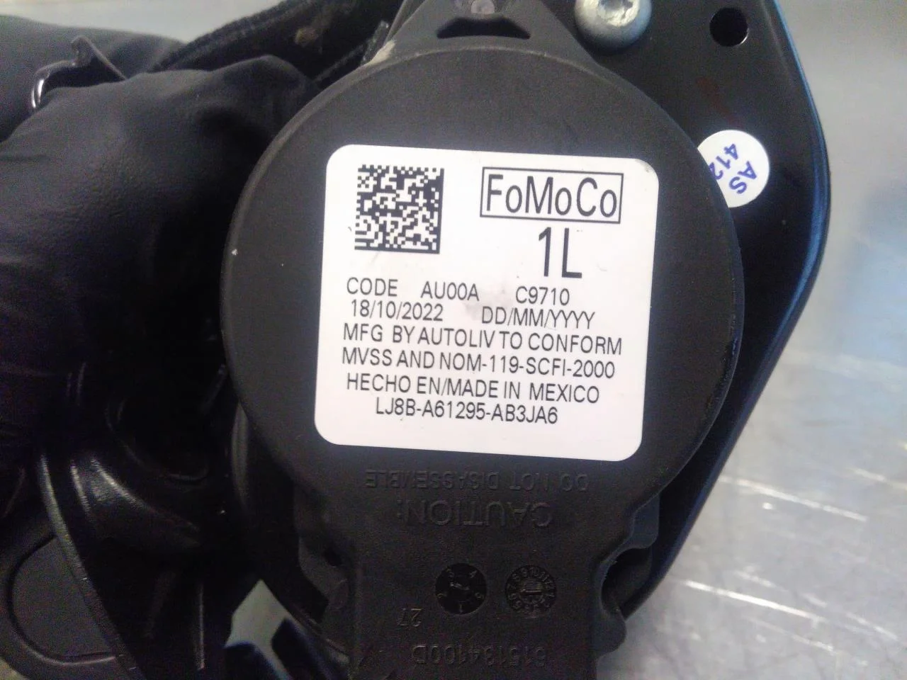 Ford MUSTANG MACH-E 2021- Front left seat belt view 2