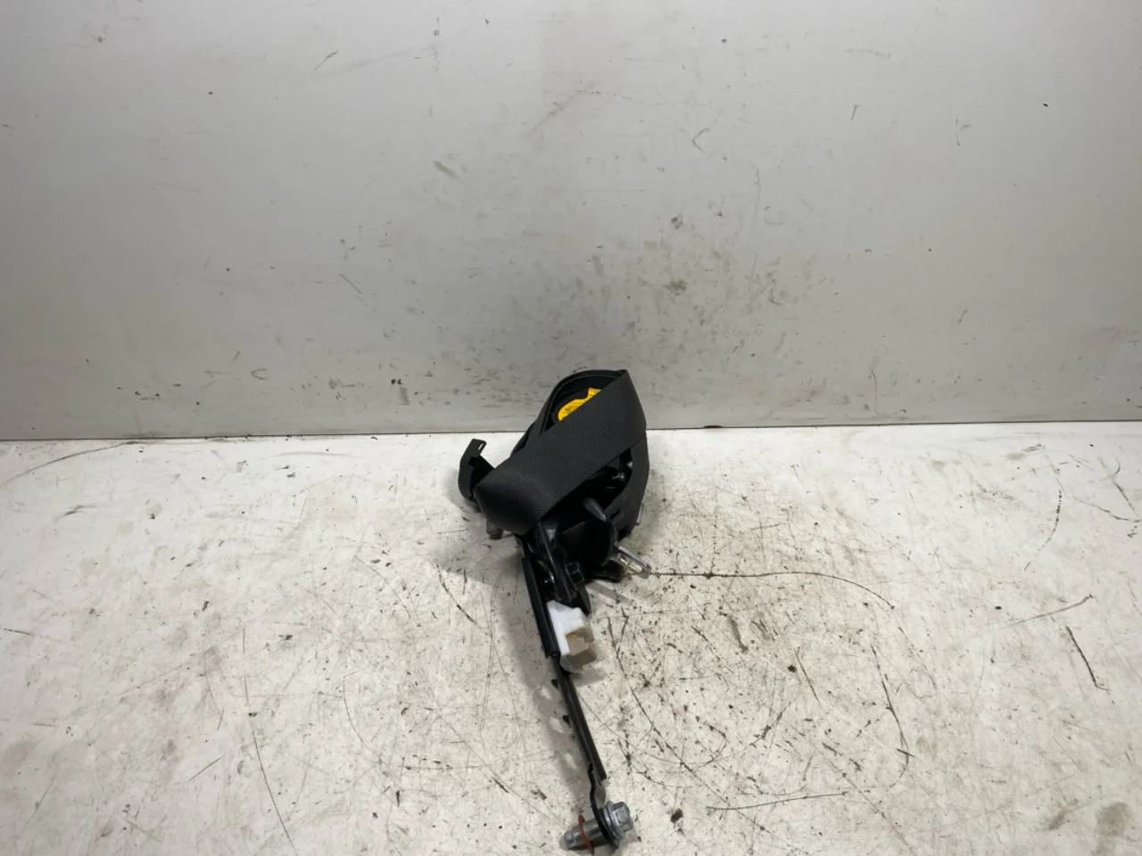 Kia EV6 2022- Front left seat belt view 3