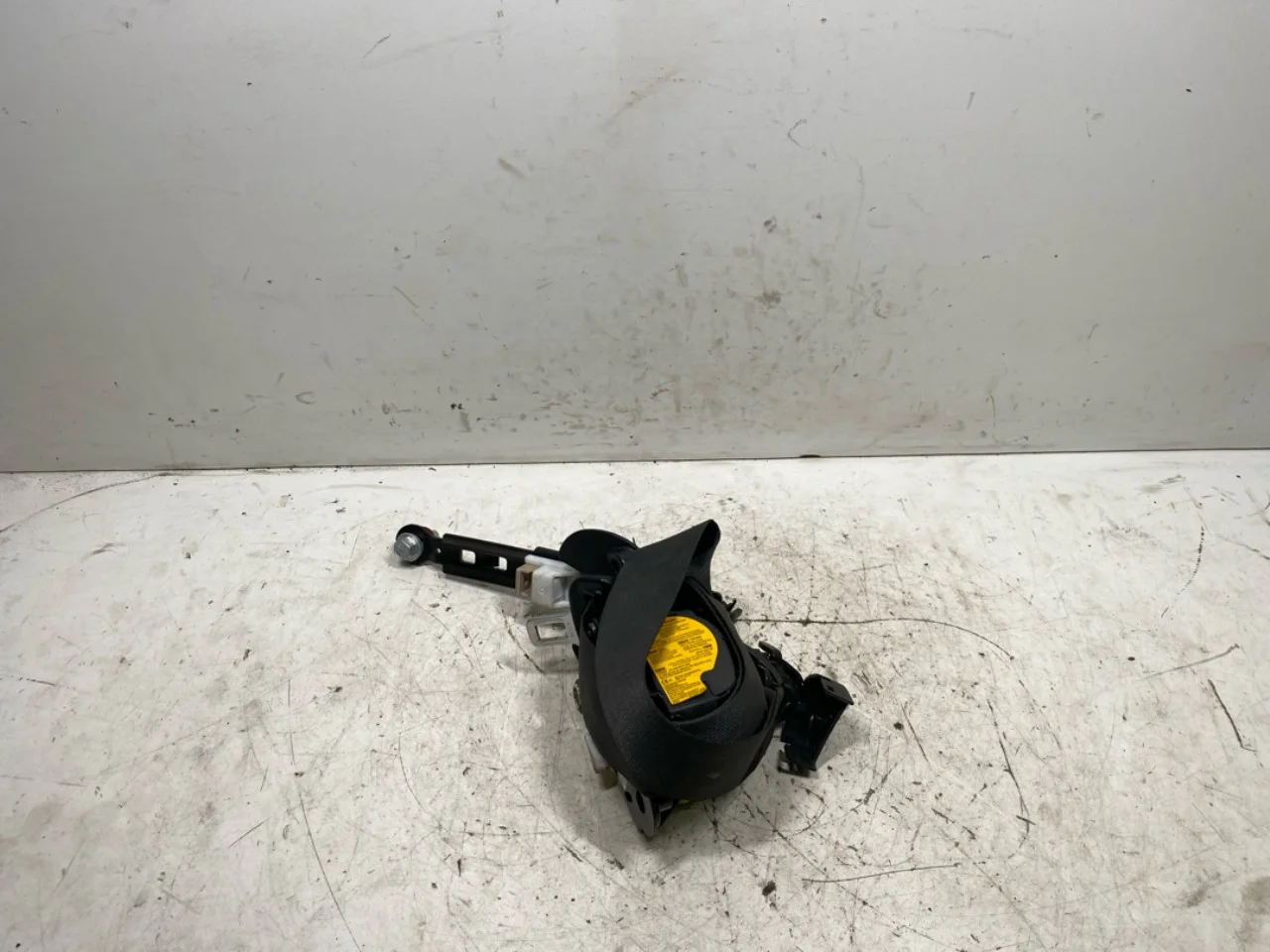 Kia EV6 2022- Front left seat belt view 4