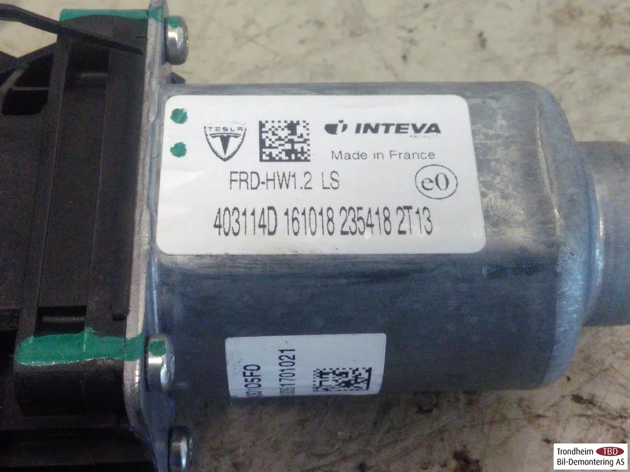 Tesla MODEL 3 2017--> Ablakemelő motor nézet 3