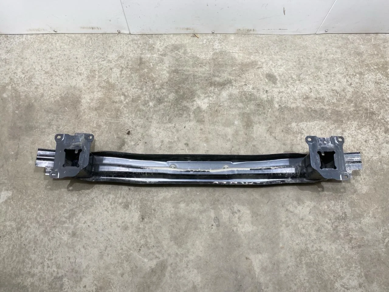 Cupra BORN 2022- Bumper reinforcement beam, rear view 2