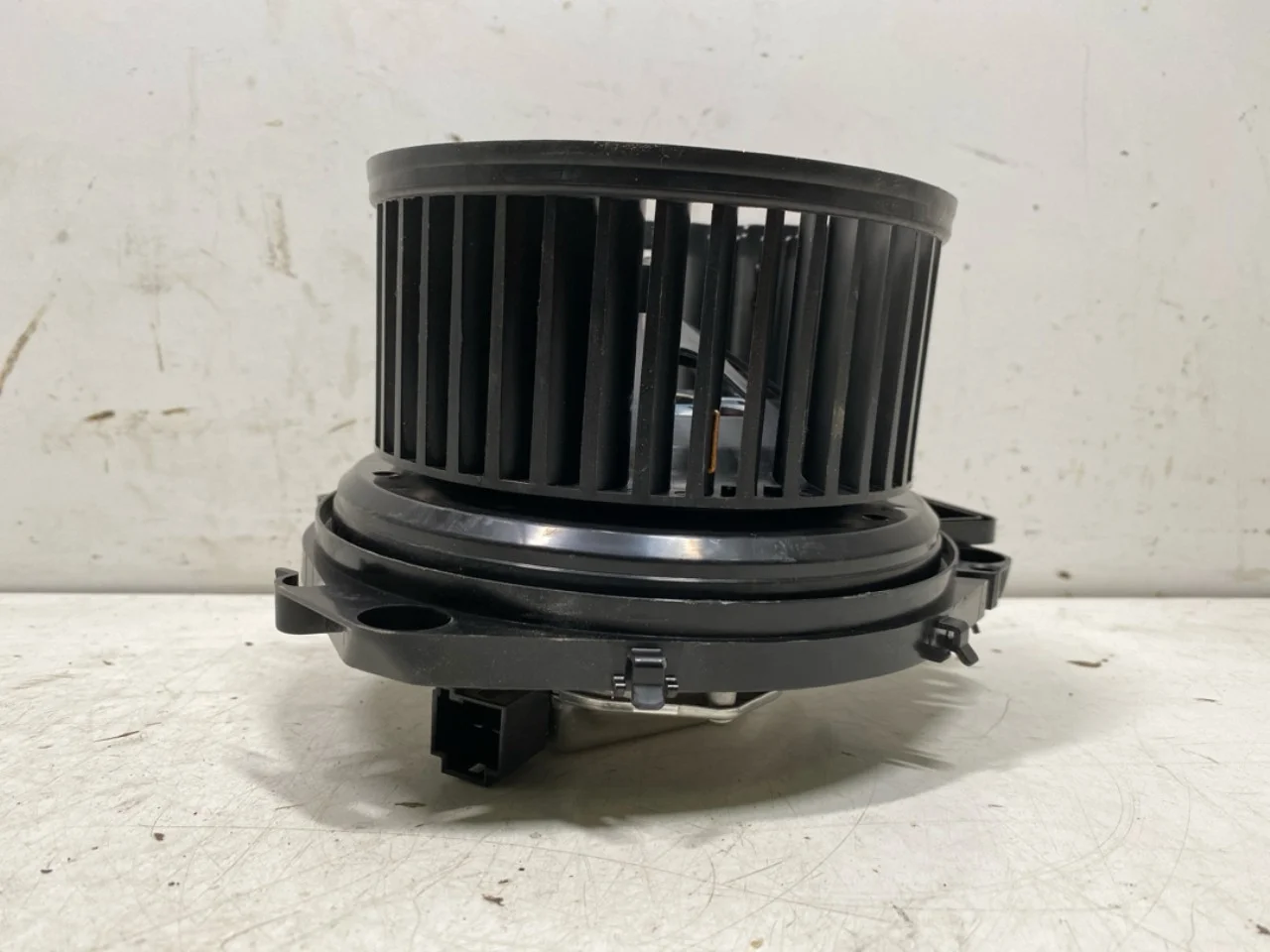 Cupra BORN 2022- Motor ventilator încălzire vedere 3