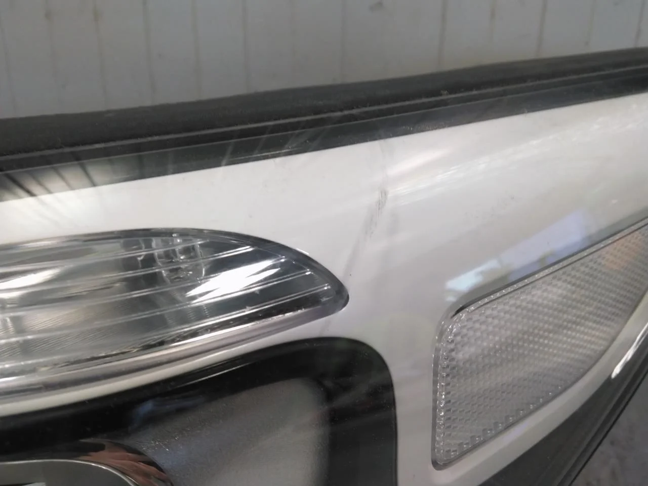 Kia SOUL 2009- Left headlight view 2