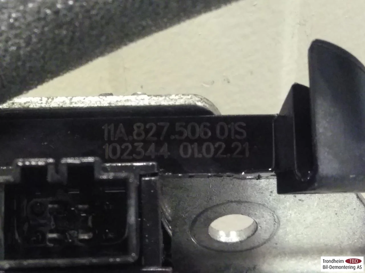 Volkswagen ID.4 2021- Tailgate lock view 3