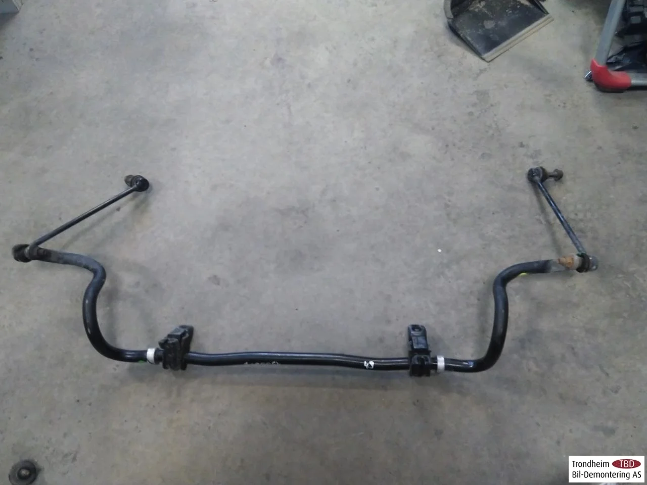 Nissan LEAF 2017-24 Front stabilizer bar view 2