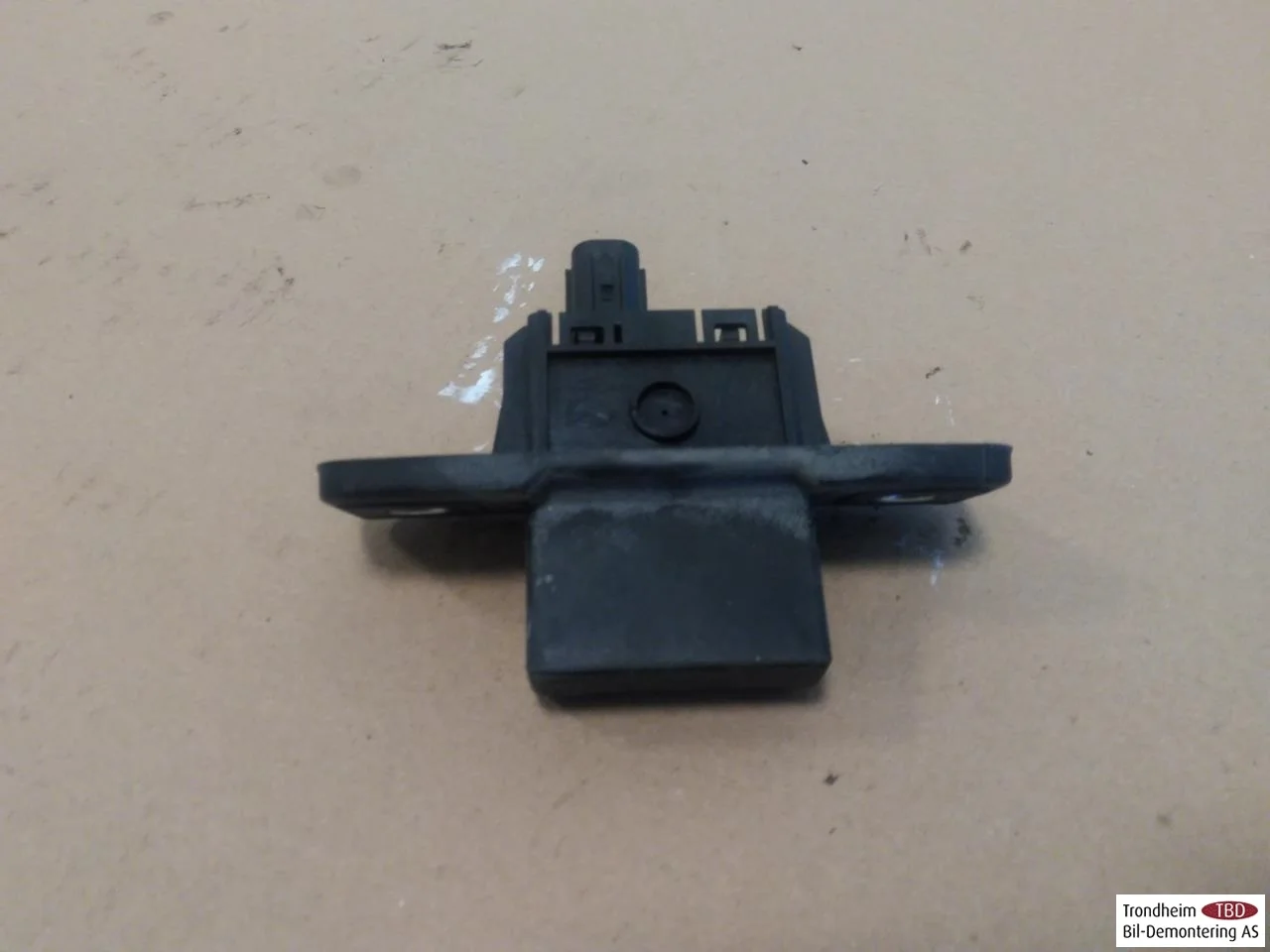 Mazda MX-30 2020- Csomagtérajtó kapcsoló