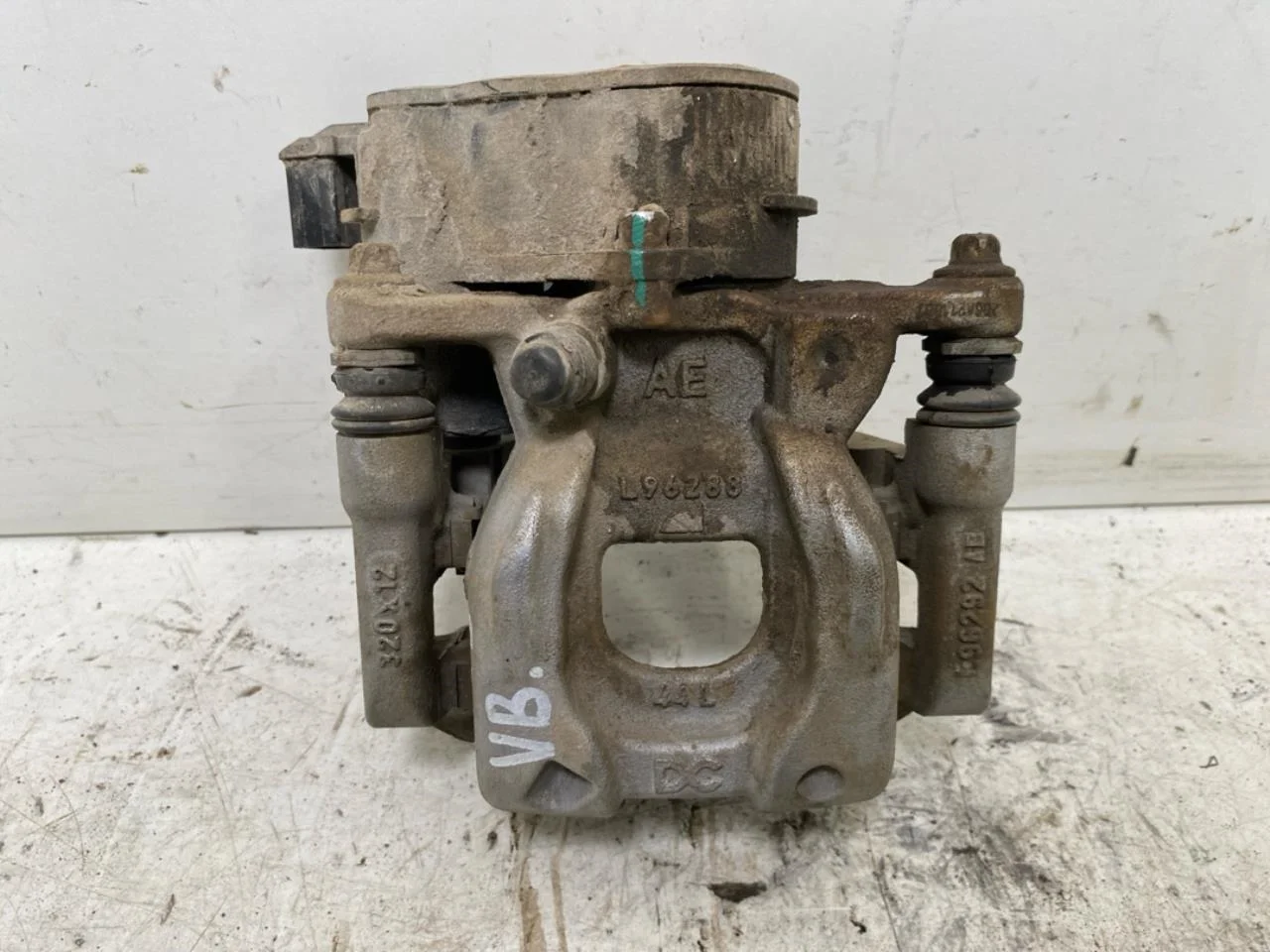 Mercedes EQA H243 2021- Etrier frână spate stânga