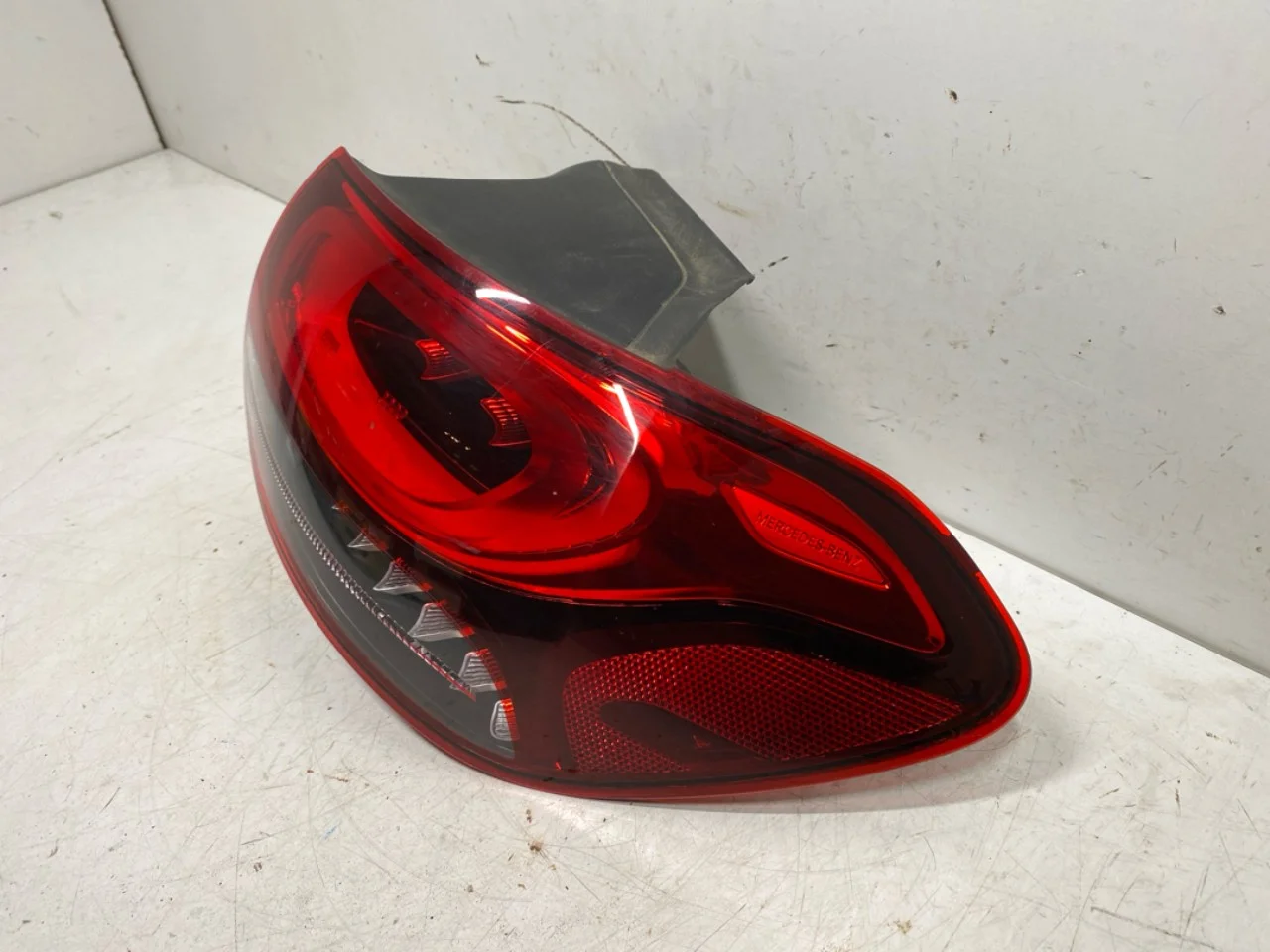 Mercedes EQA H243 2021- Lampă spate dreapta vedere 2
