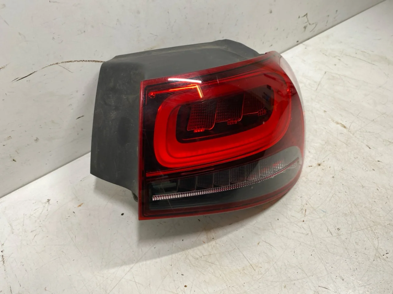 Mercedes EQA H243 2021- Lampă spate dreapta vedere 3