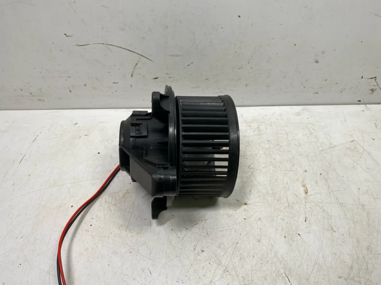 Mercedes EQA H243 2021- Heater blower motor view 2