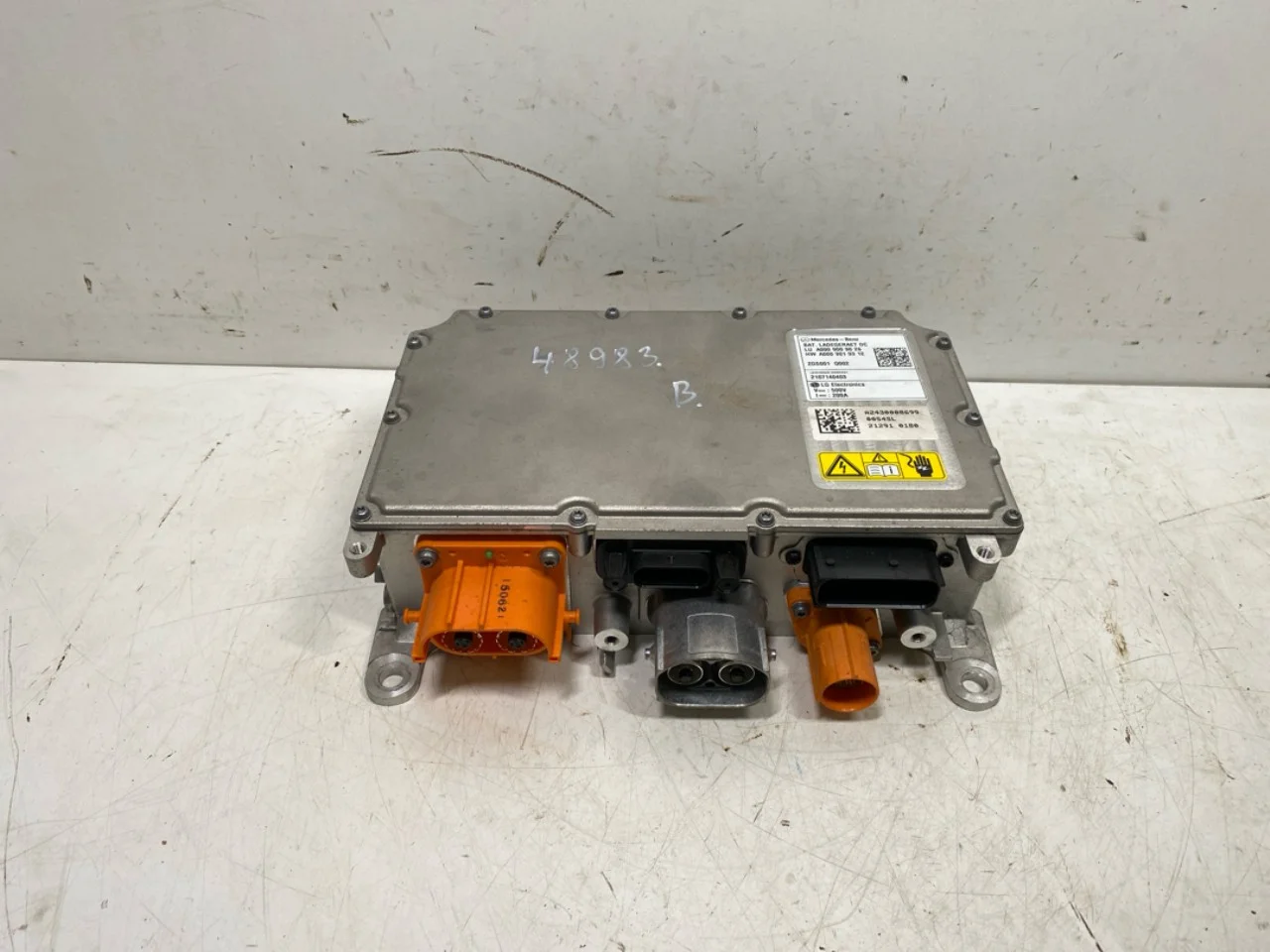 Mercedes EQA H243 2021- Feszültségátalakító, akkumulátor
