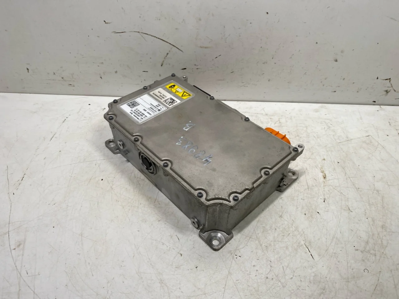 Mercedes EQA H243 2021- Convertor de tensiune, baterie vedere 2