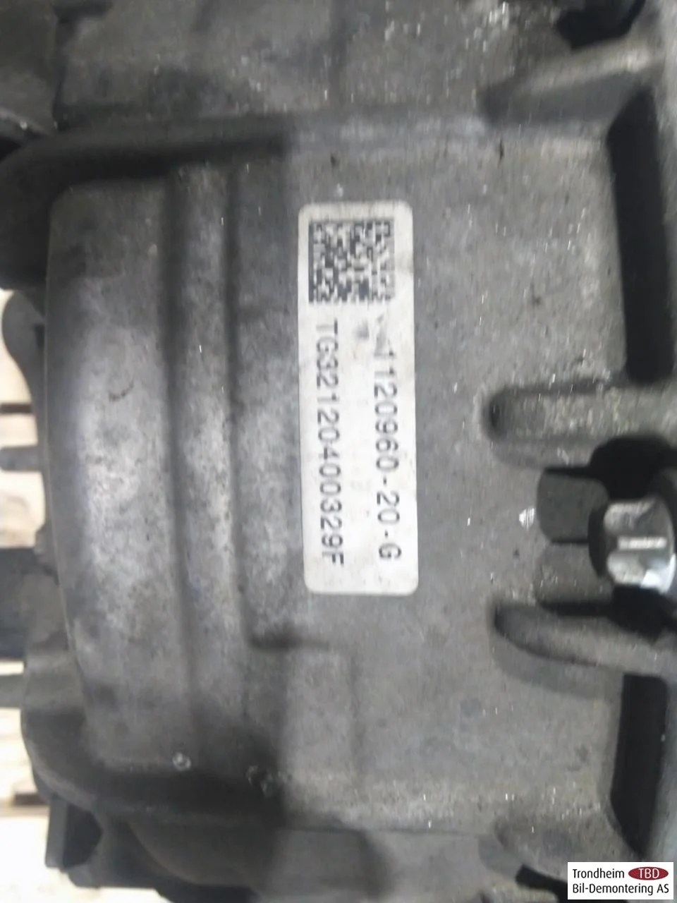 Tesla MODEL Y 2021- Front electric motor view 3