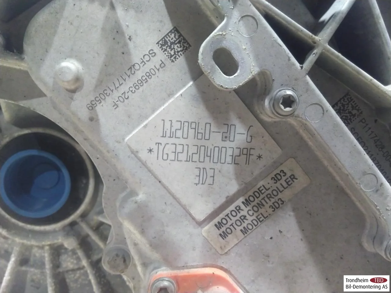 Tesla MODEL Y 2021- Front electric motor view 4