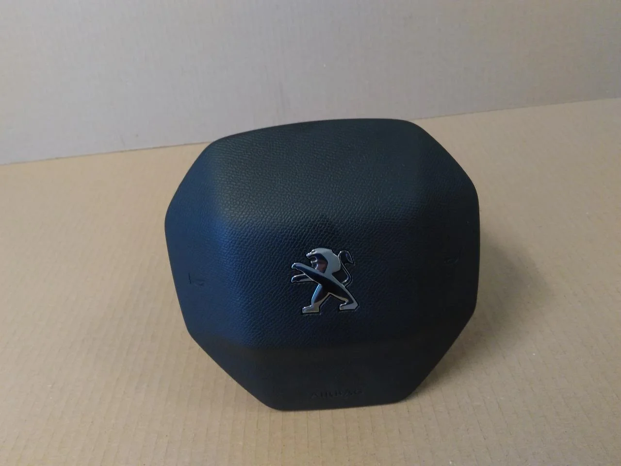 Peugeot 208/E-208 2020-> Légzsák, kormánypárna