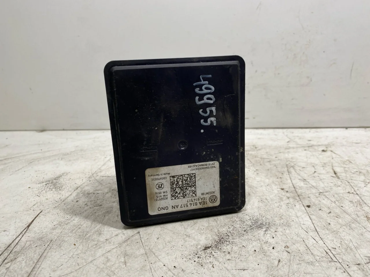 Volkswagen ID.4 2021- ABS hydraulic unit view 3