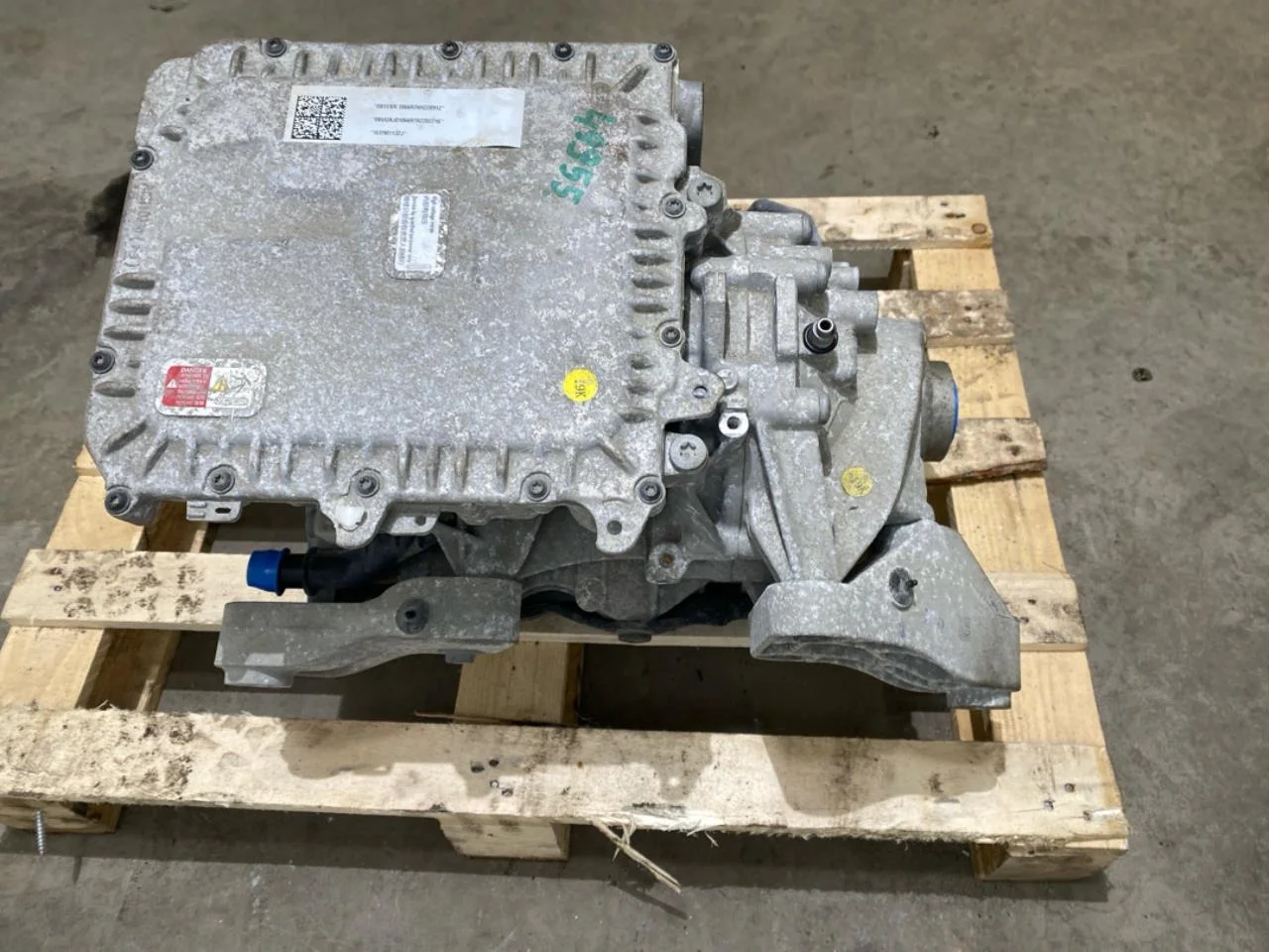 Volkswagen ID.4 2021- Front electric motor view 3