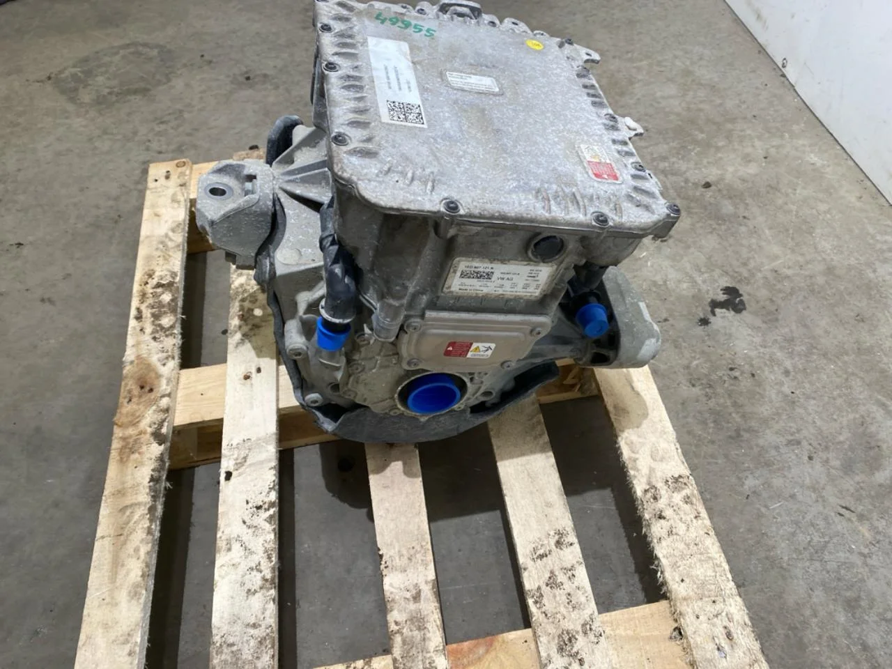 Volkswagen ID.4 2021- Front electric motor view 4