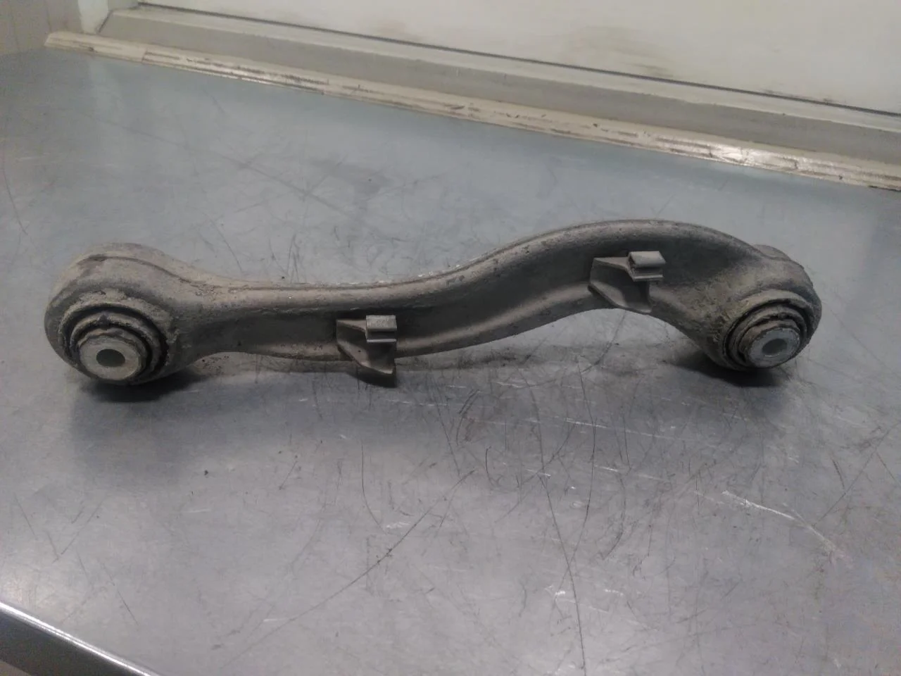 Jaguar I-PACE 2018- Control arm, rear right view 2