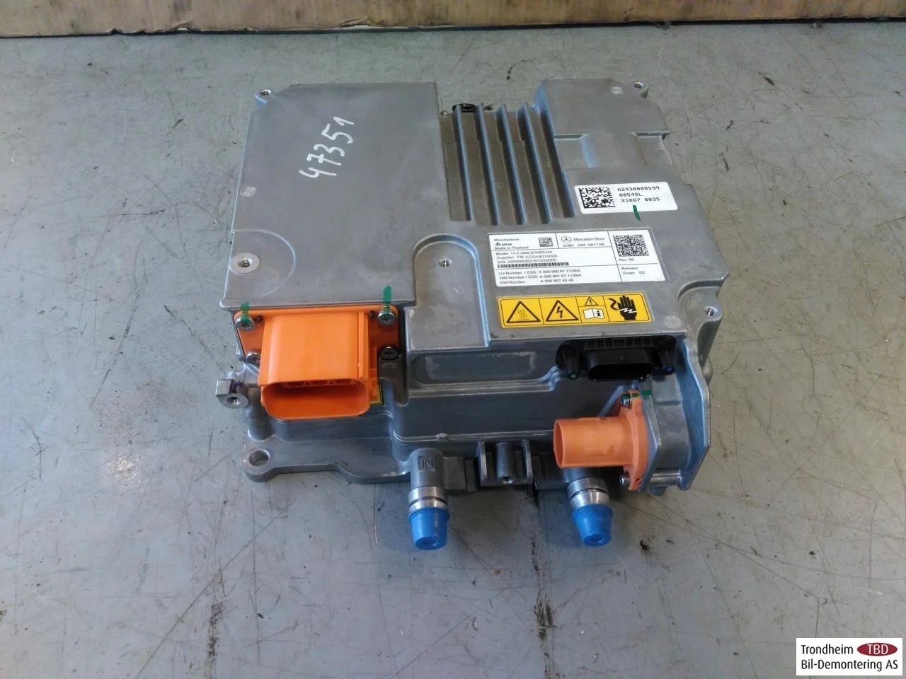 Mercedes EQA H243 2021- Inverter, 12-220V
