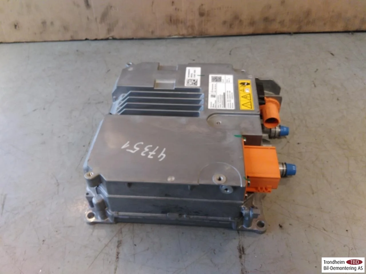 Mercedes EQA H243 2021- Invertor, 12-220V vedere 2