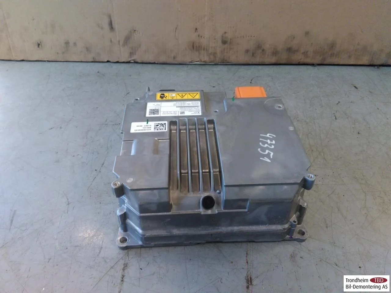 Mercedes EQA H243 2021- Invertor, 12-220V vedere 3
