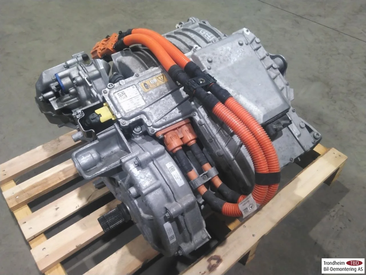 Mercedes EQA H243 2021- Elektromos motor, első