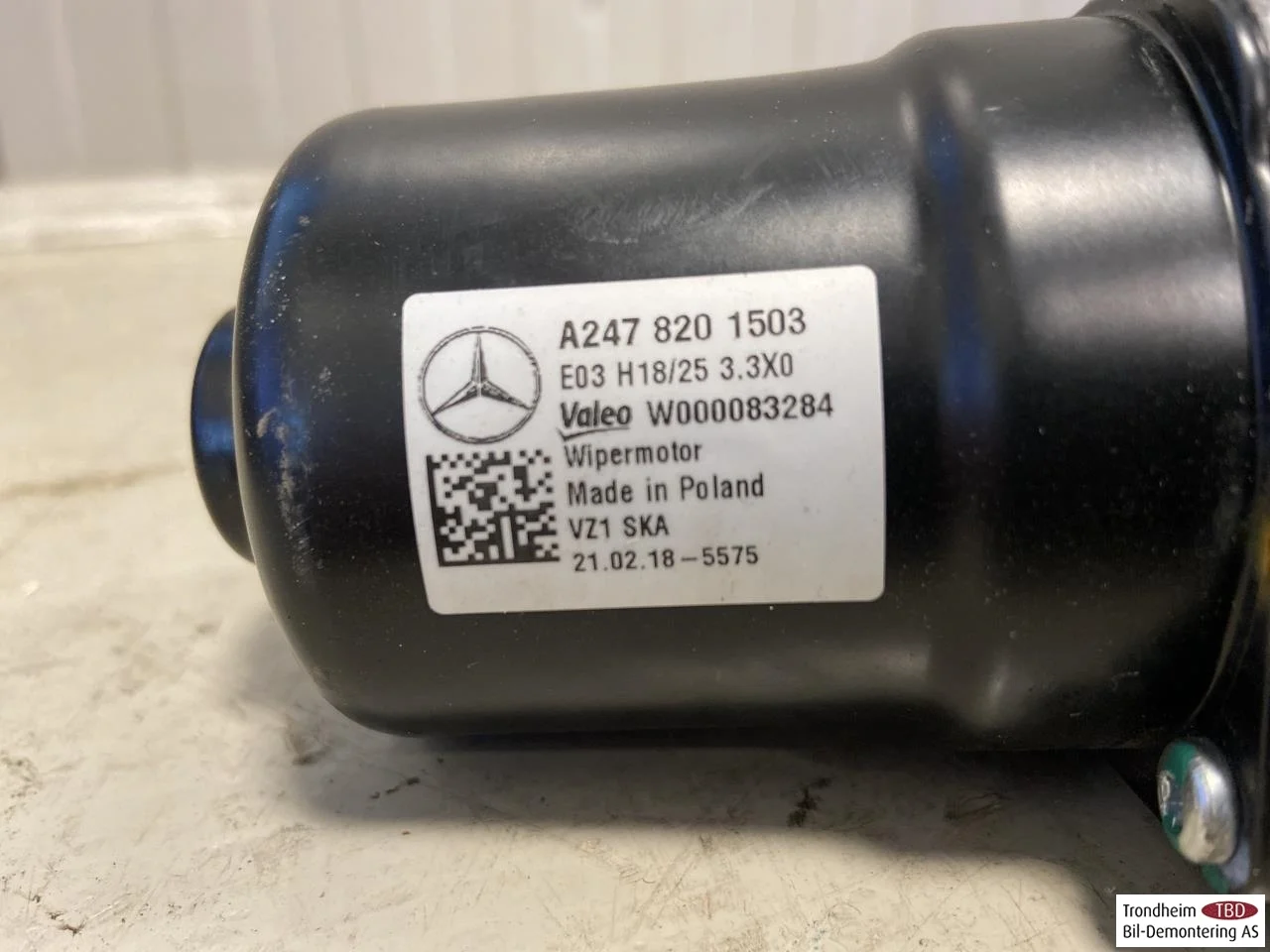 Mercedes EQA H243 2021- Windshield wiper motor view 3